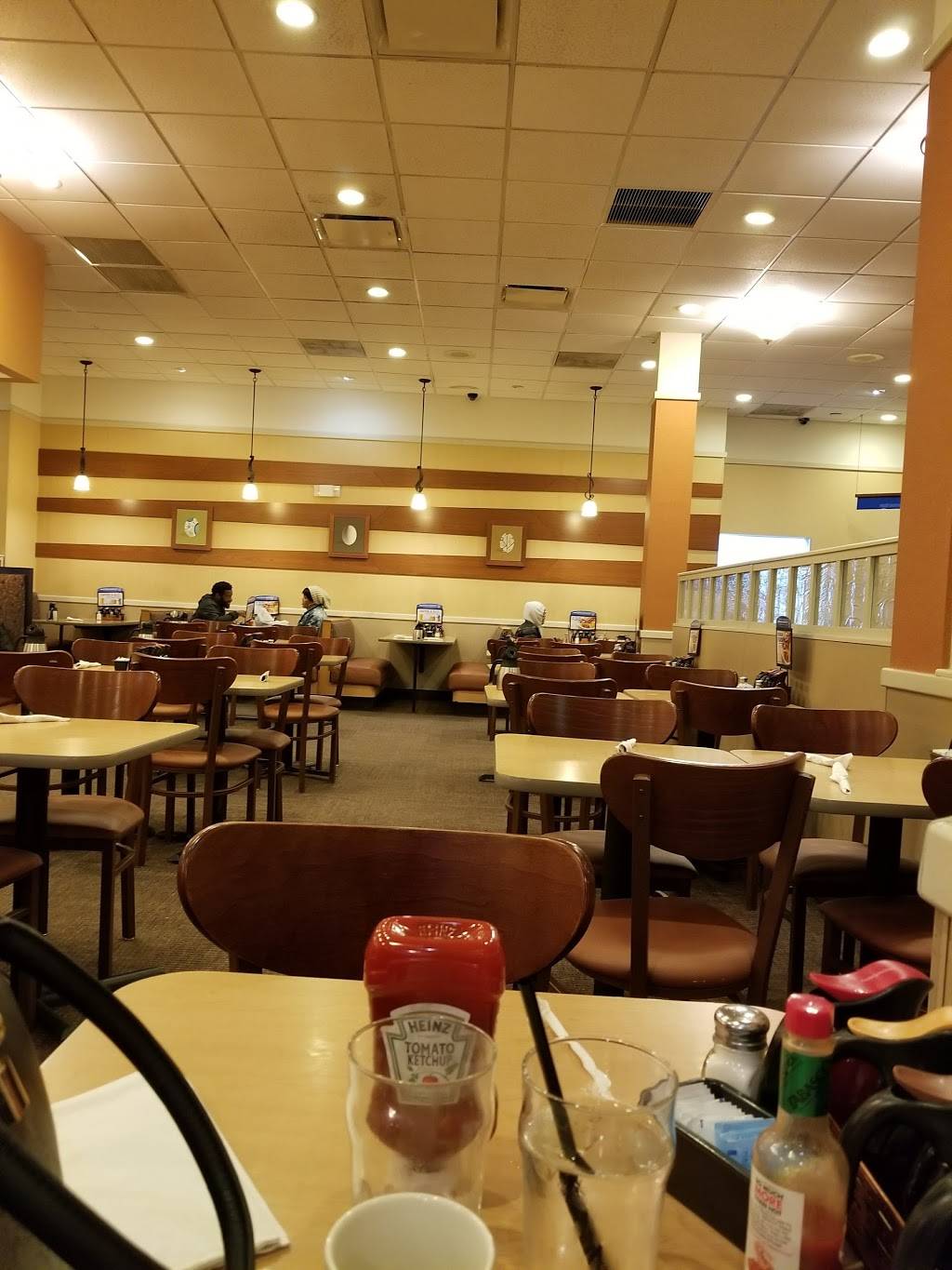 IHOP | restaurant | 6171 Oxon Hill Rd, Oxon Hill, MD 20745, USA | 3018394468 OR +1 301-839-4468
