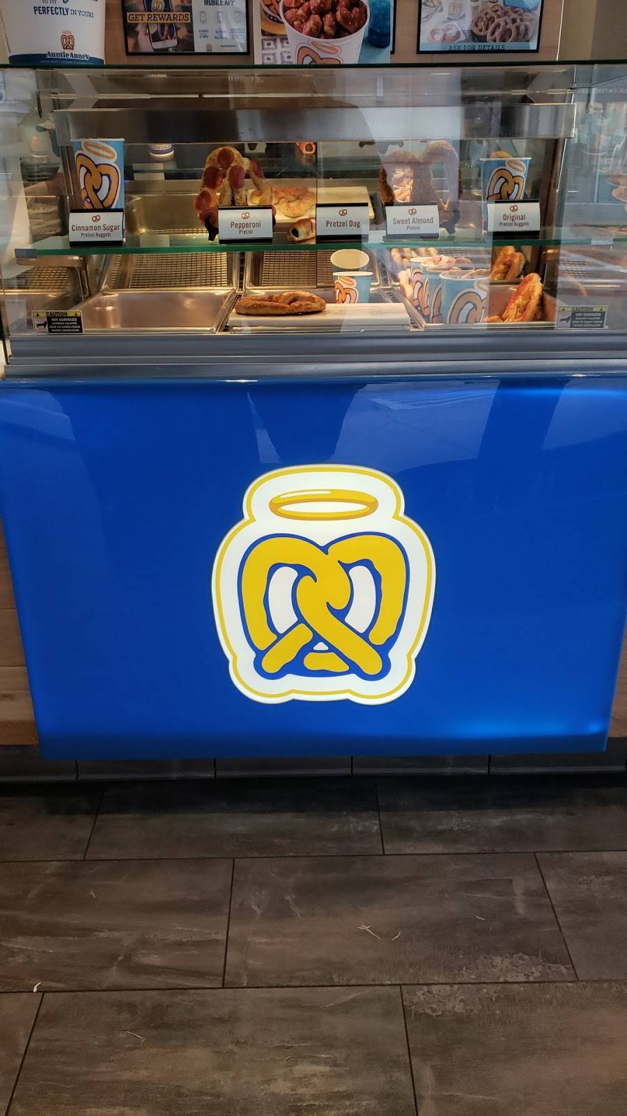 Auntie Annes | bakery | 4450 Glengarry Dr, Beavercreek, OH 45440, USA | 9377056172 OR +1 937-705-6172