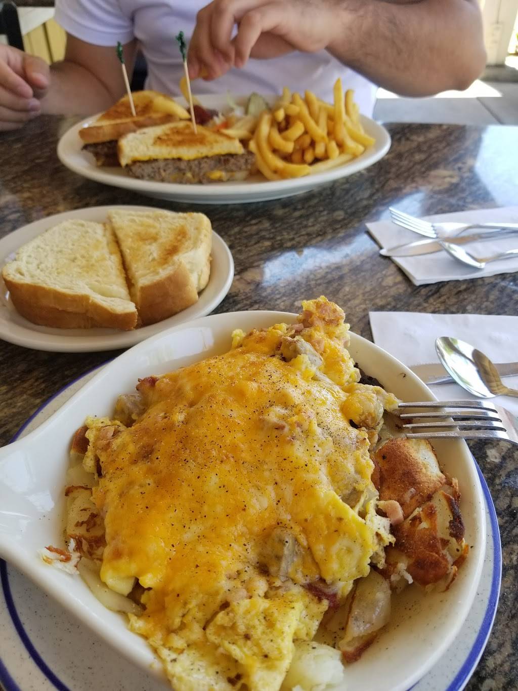 Brandons Diner | restaurant | 870 E Foothill Blvd, Upland, CA 91786, USA | 9099492395 OR +1 909-949-2395