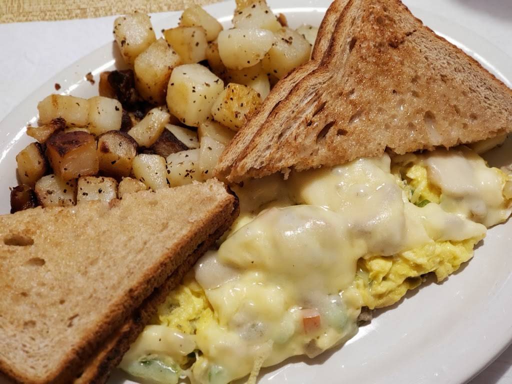 Bobs Country Kitchen | restaurant | 42 S Main St, Lanesborough, MA 01237, USA | 4134993934 OR +1 413-499-3934