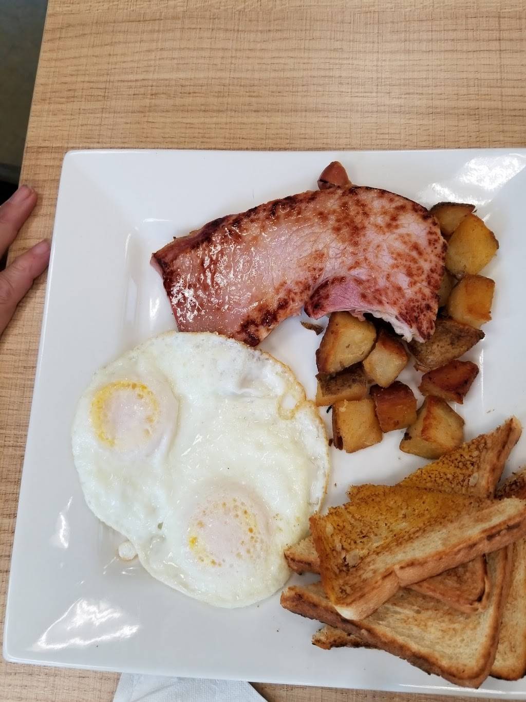 Bettys Rooste | restaurant | 14418 W Meeker Blvd, Sun City West, AZ 85375, USA | 6235846461 OR +1 623-584-6461