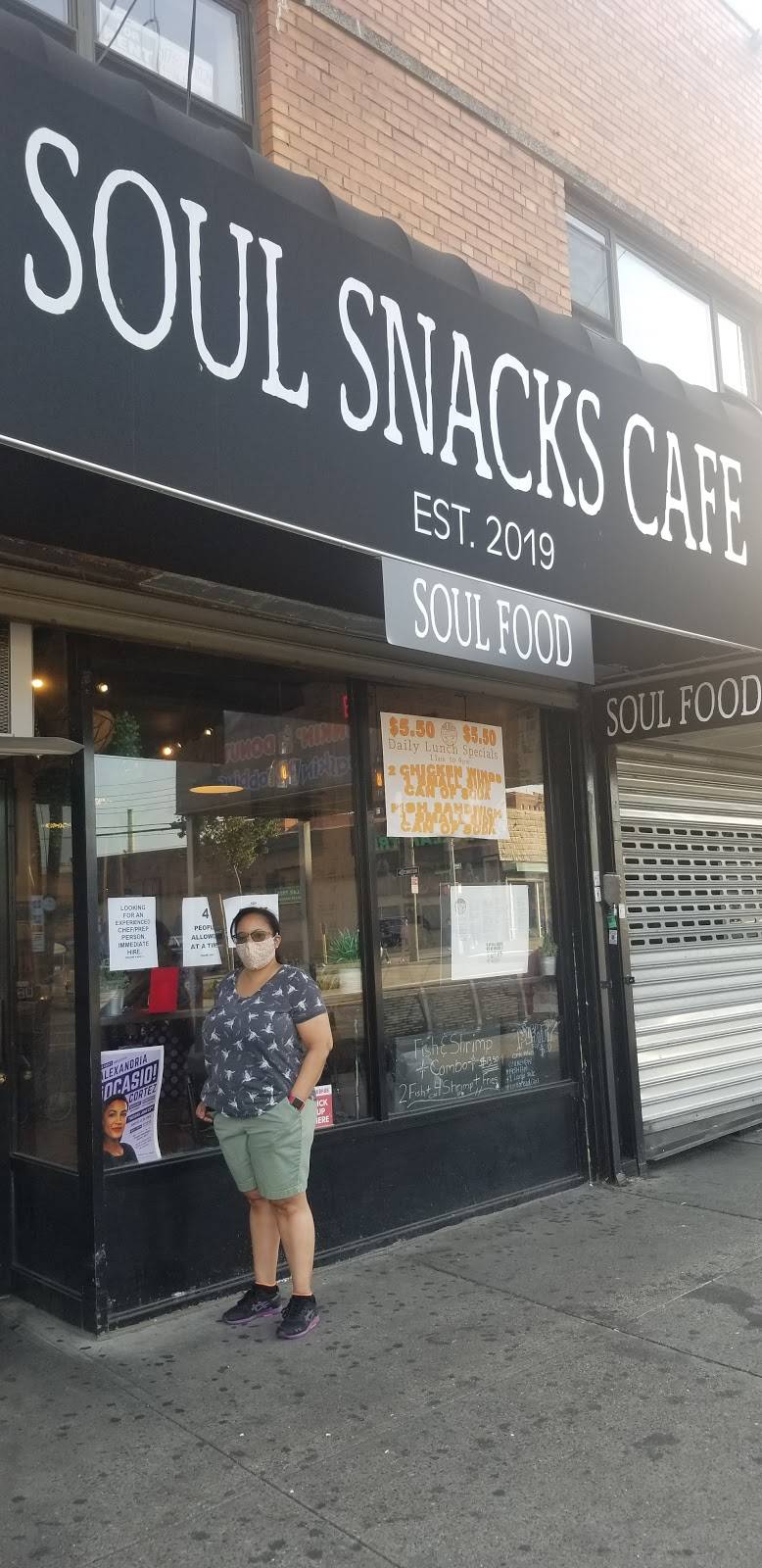 Soul Snack Bakery & Sweets | restaurant | 2704 E Tremont Ave, The Bronx, NY 10461, USA | 3476913137 OR +1 347-691-3137