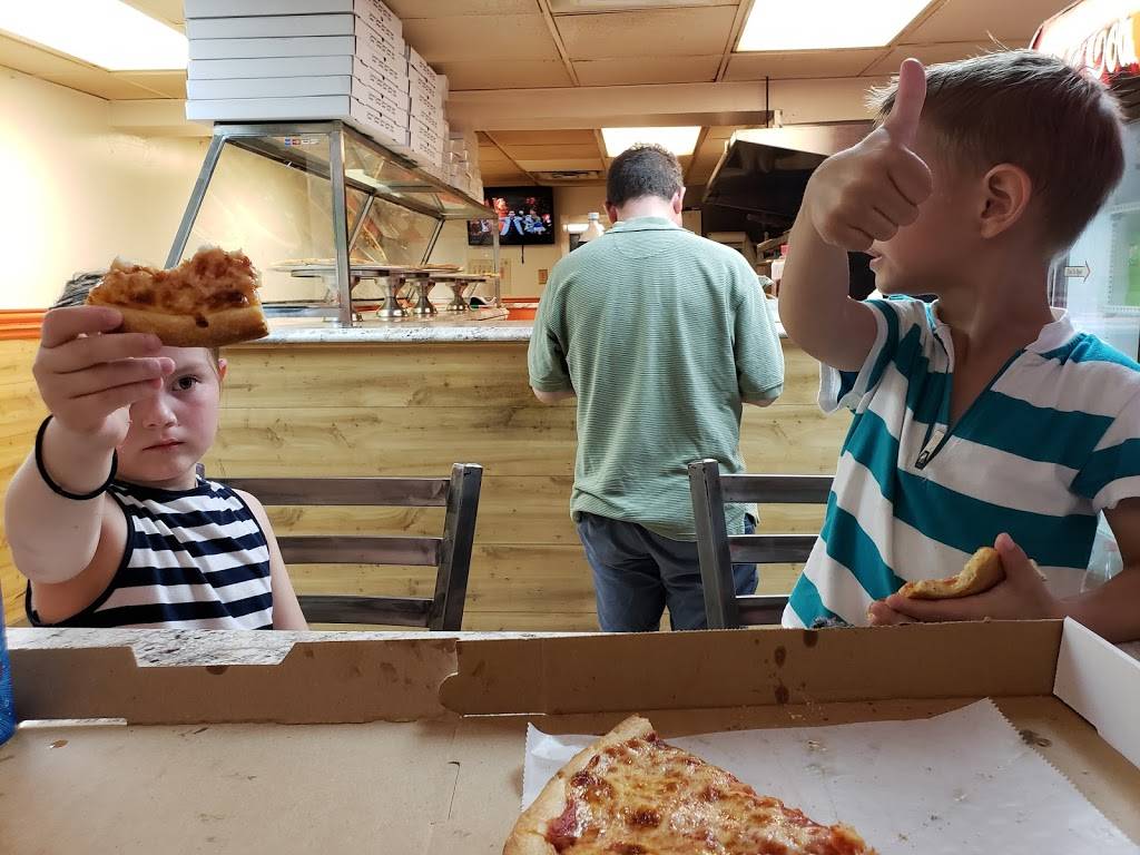 Mikes Pizza | meal takeaway | 4111 Main St, Philadelphia, PA 19127, USA | 2155080722 OR +1 215-508-0722