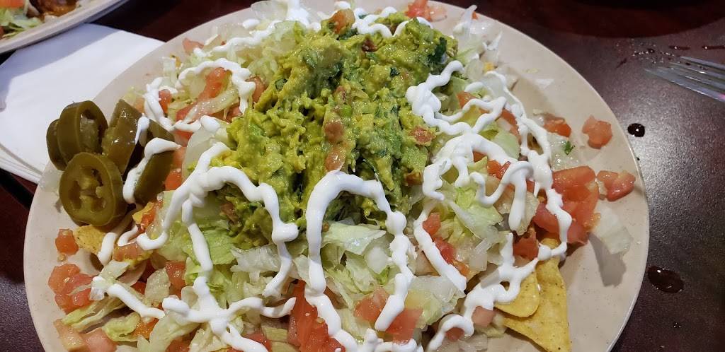 Taqueria El Amigo | restaurant | 196 Willow St, Waltham, MA 02453, USA | 7816427410 OR +1 781-642-7410