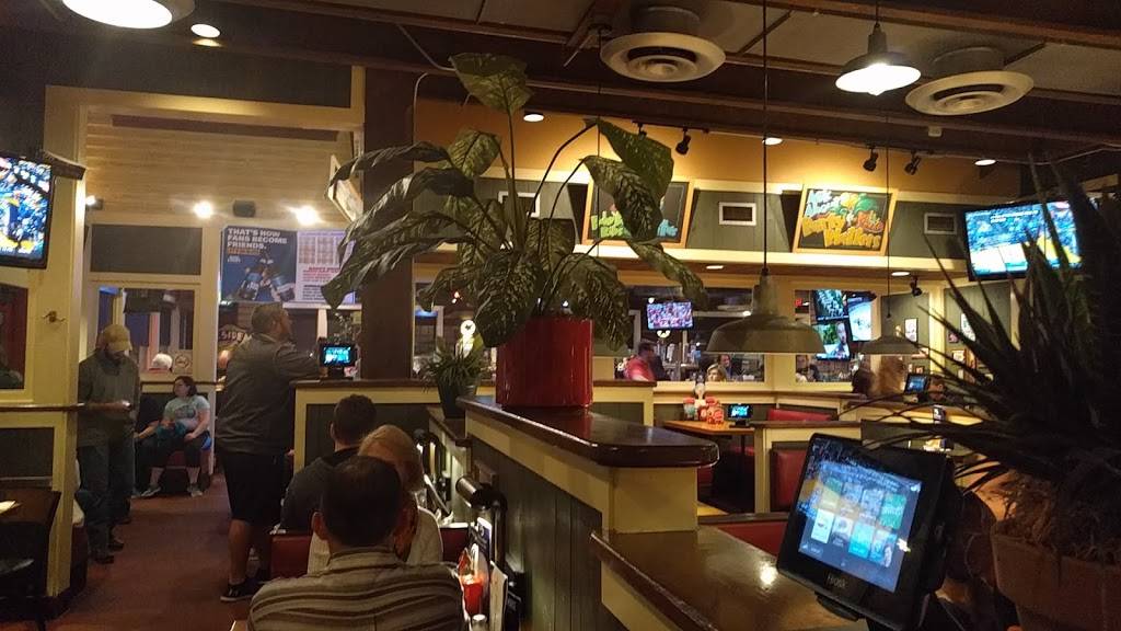 Chilis Grill & Bar | restaurant | 101 Westfield Dr, St Peters, MO 63376, USA | 6363974447 OR +1 636-397-4447