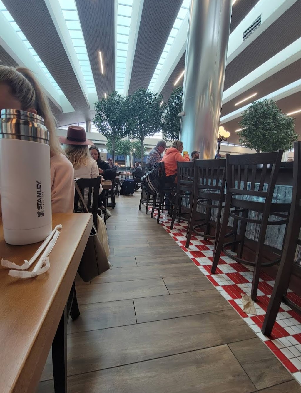 Acme Feed & Seed Nashville Airport | restaurant | One Terminal Dr, Nashville, TN 37214, USA | 6152751675 OR +1 615-275-1675