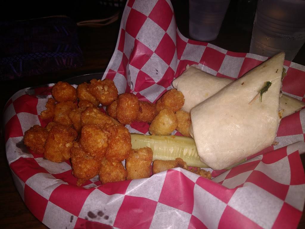 The Tracks Tavern & Grill | restaurant | 1020 E Locust St, Milwaukee, WI 53212, USA | 4145622020 OR +1 414-562-2020