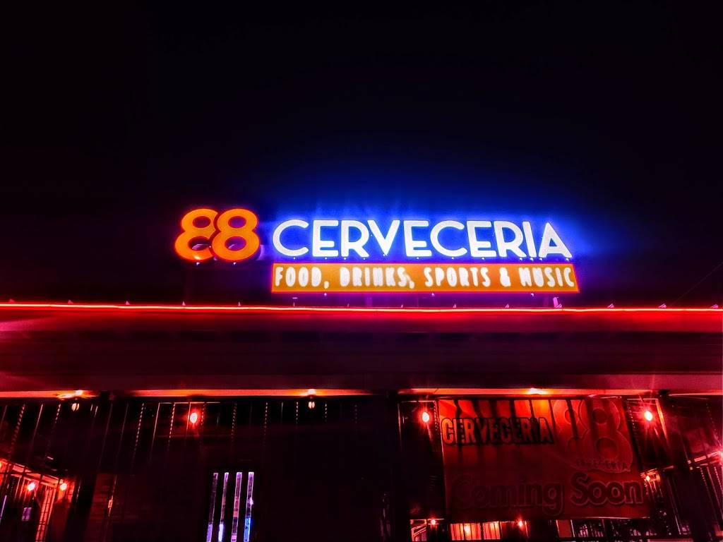 Cerveceria 88 | restaurant | 2119 I-35, San Antonio, TX 78208, USA | 2108881481 OR +1 210-888-1481