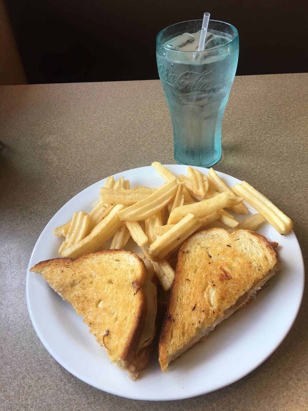 Dennys | restaurant | 113 Motel Drive, St George, SC 29477, USA | 8436385052 OR +1 843-638-5052