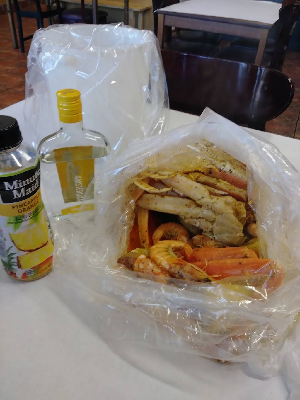 Crab & Claw Seafood | restaurant | 7932 S Great Trinity Forest Way #114A, Dallas, TX 75217, USA | 4697098285 OR +1 469-709-8285