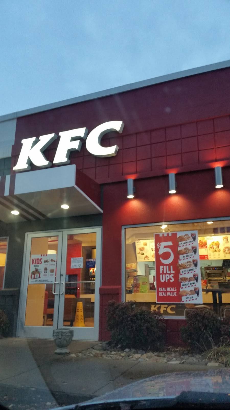 KFC | restaurant | 644 Fairview Rd, Simpsonville, SC 29680, USA | 8649632133 OR +1 864-963-2133