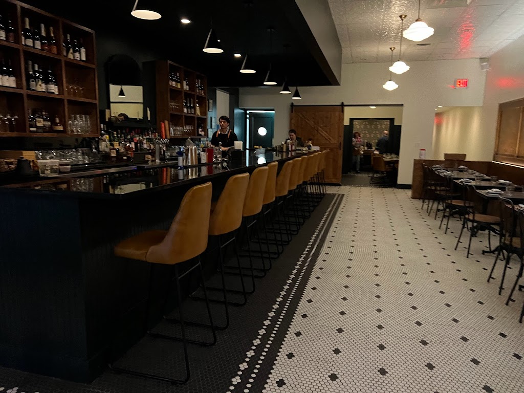 The Public Bistro | restaurant | 937 Cooper St, Memphis, TN 38104, USA | 9015092113 OR +1 901-509-2113