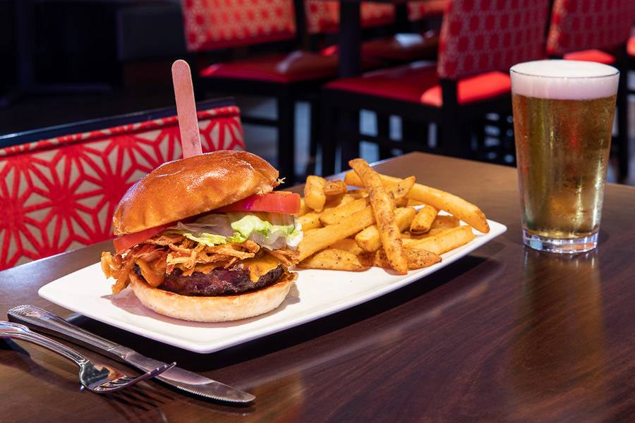 Draft Day | restaurant | 7077 Elmore Avenue, Davenport, IA 52807, USA | 5633288000 OR +1 563-328-8000