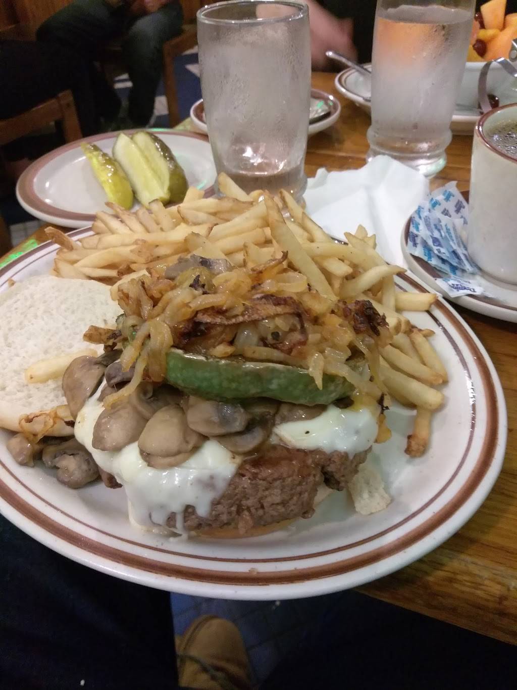 Tabys Burger House | restaurant | 28 Audrey Ave, Oyster Bay, NY 11771, USA | 5166247781 OR +1 516-624-7781