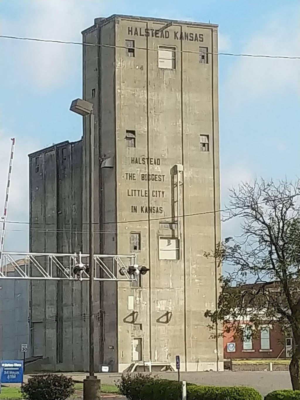 Subway | meal takeaway | 101 Main St, Halstead, KS 67056, USA | 3168353500 OR +1 316-835-3500