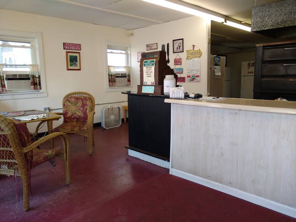 Jerrys Pizza | restaurant | 117 E 11th St, Connersville, IN 47331, USA | 7658259181 OR +1 765-825-9181