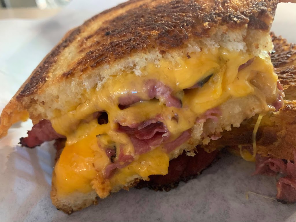 Kenton Station Restaurant and Pub | restaurant | 8303 N Denver Ave, Portland, OR 97217, USA | 5032869242 OR +1 503-286-9242