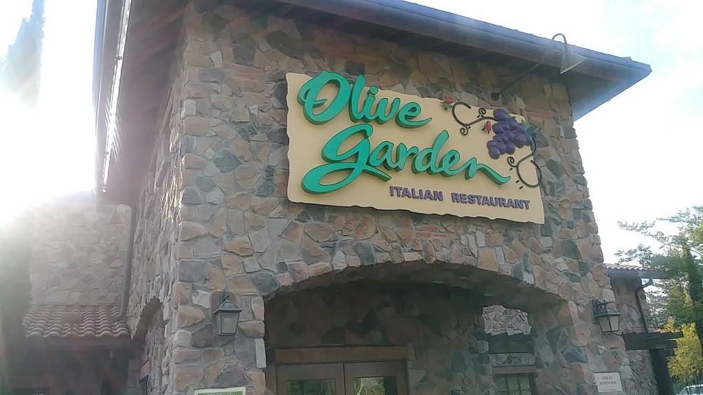 Olive Garden Italian Restaurant | meal takeaway | 1380 GA-85, Fayetteville, GA 30214, USA | 6788174144 OR +1 678-817-4144