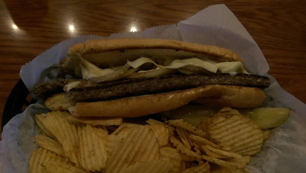 Shakers Lounge-Sports Bar & Grill | restaurant | 121 W Stevenson Rd, Ottawa, IL 61350, USA | 8154332110 OR +1 815-433-2110