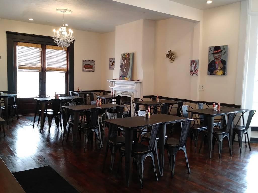 J. Gumbos Highlands | restaurant | 1616 Grindstead Drive, Louisville, KY 40204, USA | 5028735006 OR +1 502-873-5006