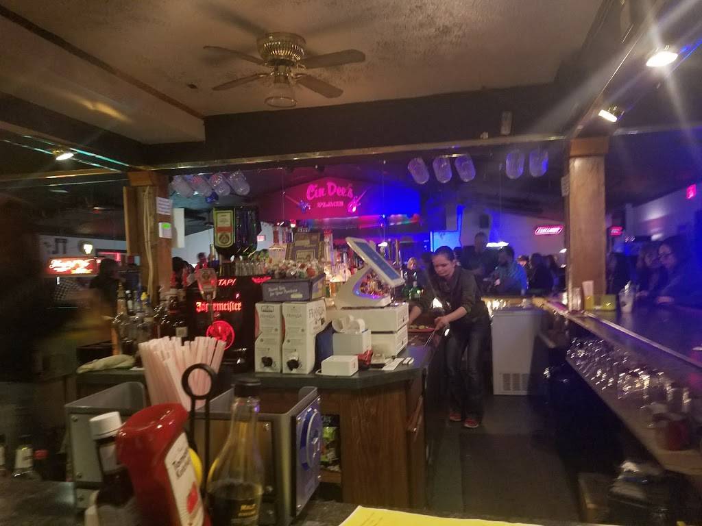 Cin Dees Place | restaurant | 232 W Smith Rd, Medina, OH 44256, USA | 3307226700 OR +1 330-722-6700