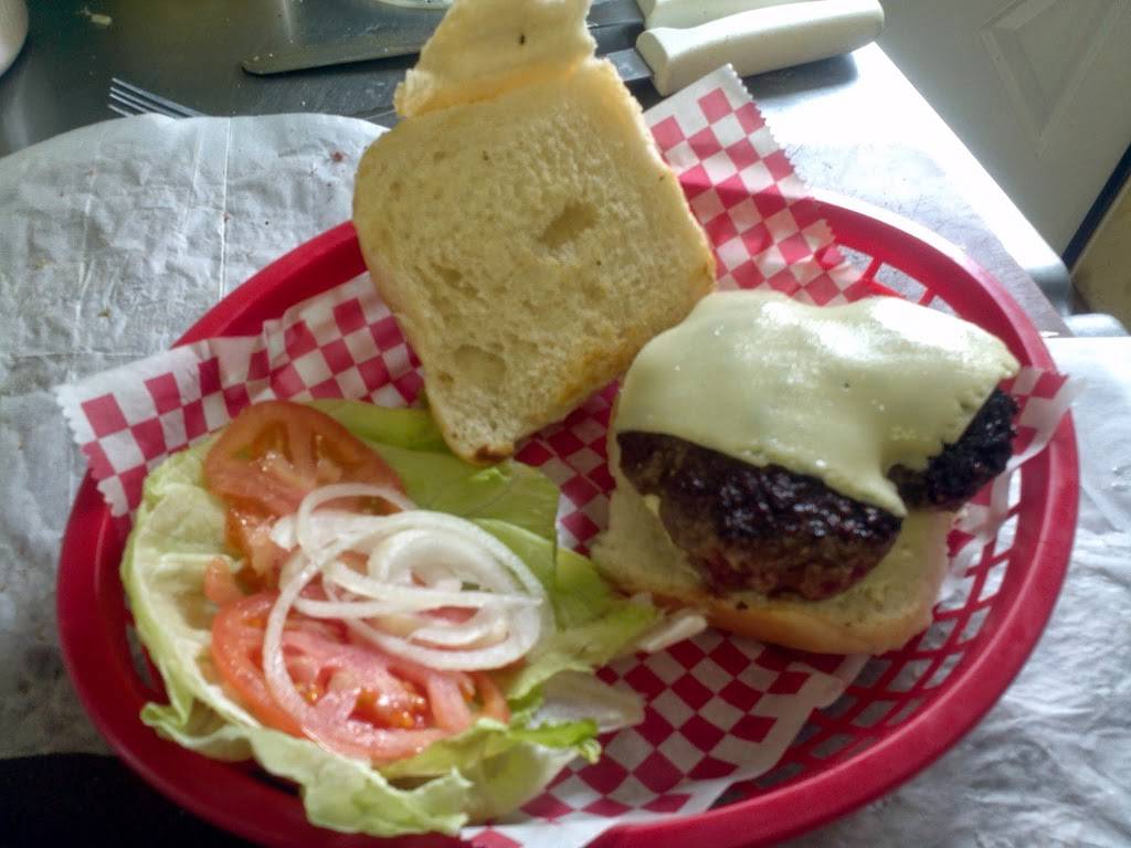 Lunchbox Grocery & Deli | cafe | 6730 NY-23, Oneonta, NY 13820, USA | 6074335274 OR +1 607-433-5274