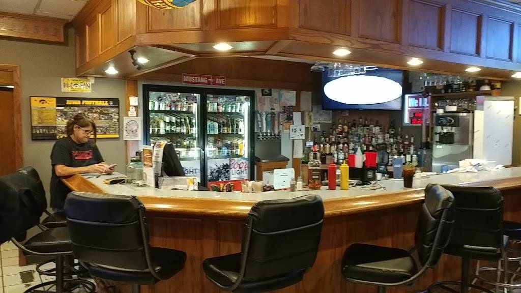 Sallys On Broadway | restaurant | 263 Broadway St, Springville, IA 52336, USA | 3198549982 OR +1 319-854-9982