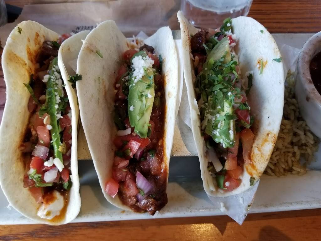 Chilis Grill & Bar | meal takeaway | 50 Middle Ave, Holtsville, NY 11742, USA | 6316543834 OR +1 631-654-3834