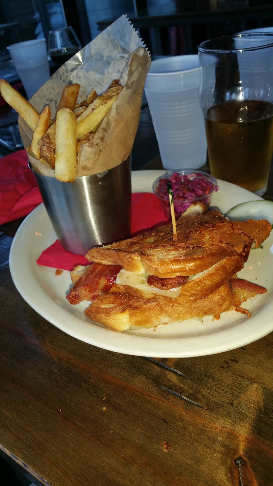 Cobra Lounge | night club | 235 N Ashland Ave, Chicago, IL 60607, USA | 3122266300 OR +1 312-226-6300