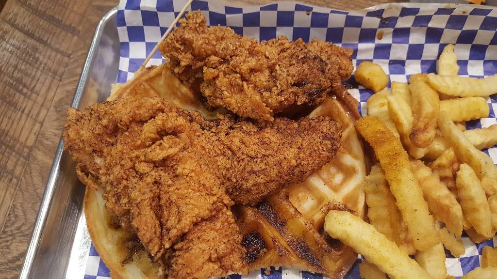 Big Shakes Hot Chicken And Fish | restaurant | 671 Martin Rd SW, Huntsville, AL 35824, USA | 2569639444 OR +1 256-963-9444
