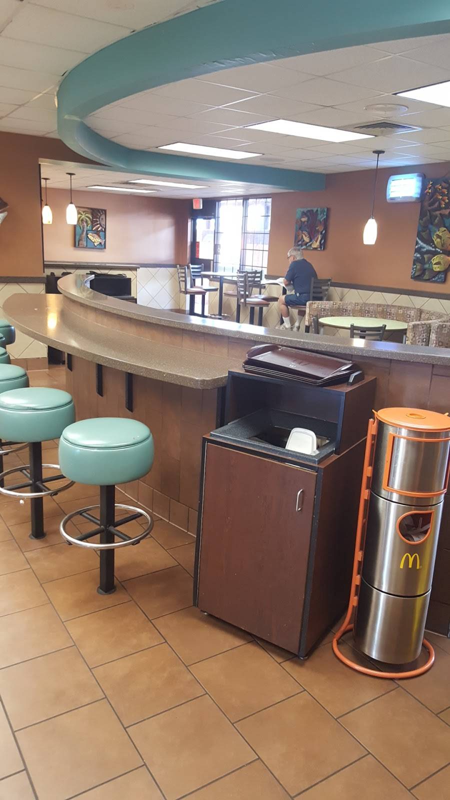 McDonalds | cafe | 16874 N 59th Ave, Glendale, AZ 85306, USA | 6029387397 OR +1 602-938-7397