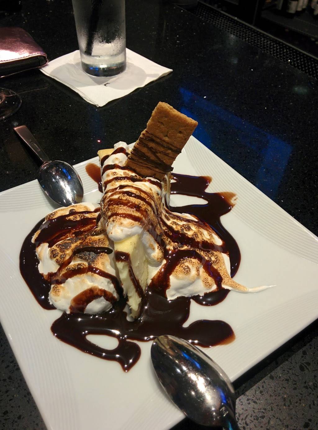 Twenty8 Food & Spirits | restaurant | 28 Patriot Pl, Foxborough, MA 02035, USA | 5082161668 OR +1 508-216-1668