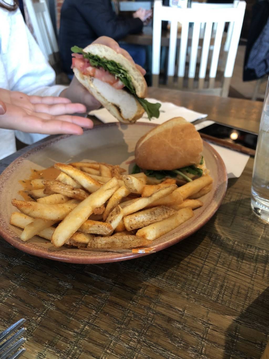 Nandos Peri-Peri | restaurant | 4231 Wisconsin Ave, Washington, DC 20016, USA | 2028211312 OR +1 202-821-1312