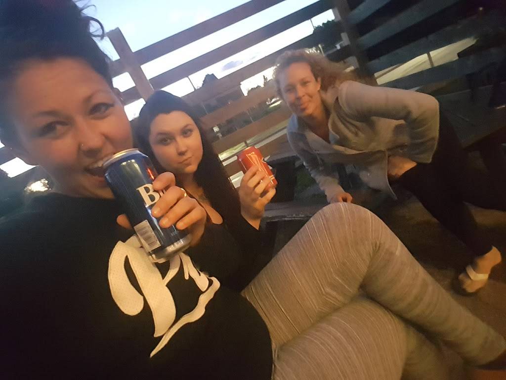 Queenstons Grill N Pub | restaurant | 216 Queenston St, St. Catharines, ON L2P 2W8, Canada | 9056828841 OR +1 905-682-8841