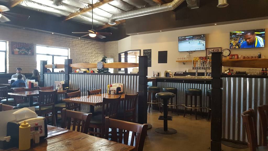 Rockys Family Bar & Grill | restaurant | 3821 W Magnolia Blvd, Burbank, CA 91505, USA | 8188430227 OR +1 818-843-0227