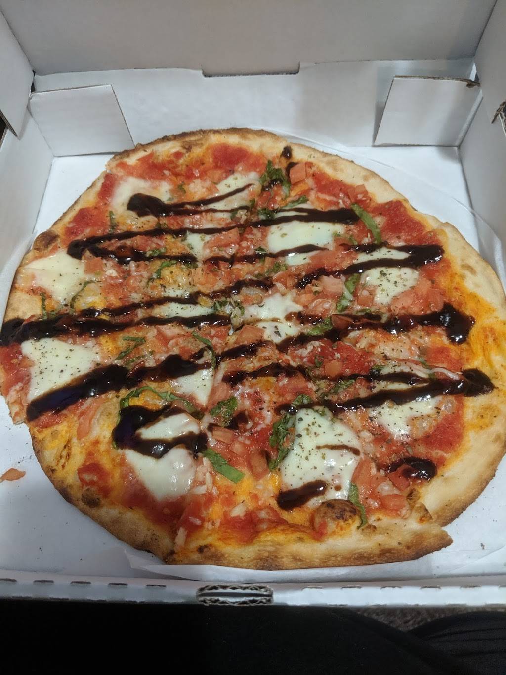 Magoos Pizza | restaurant | 1875 University Ave, Dubuque, IA 52001, USA | 5638450604 OR +1 563-845-0604