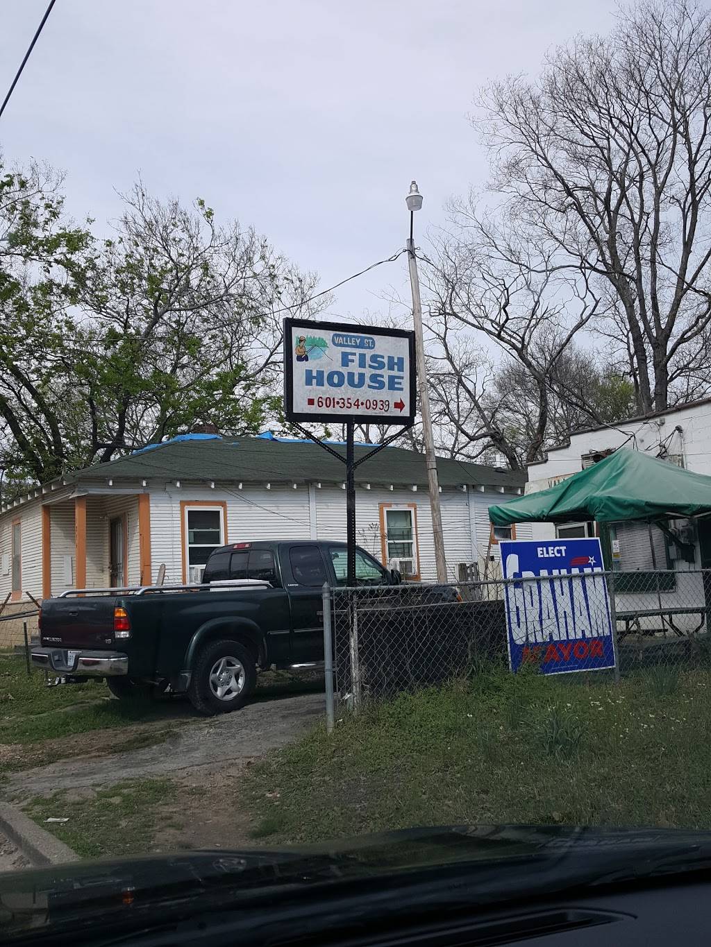 Valley Street Fish House | restaurant | 1234 Valley St, Jackson, MS 39203, USA | 6013540939 OR +1 601-354-0939