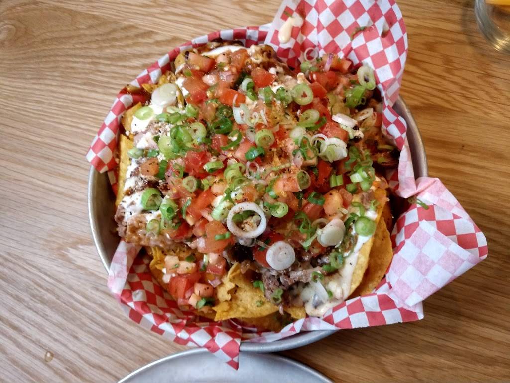 Durks Bar•B•Q | restaurant | 275 Thayer St, Providence, RI 02906, USA | 4013512807 OR +1 401-351-2807