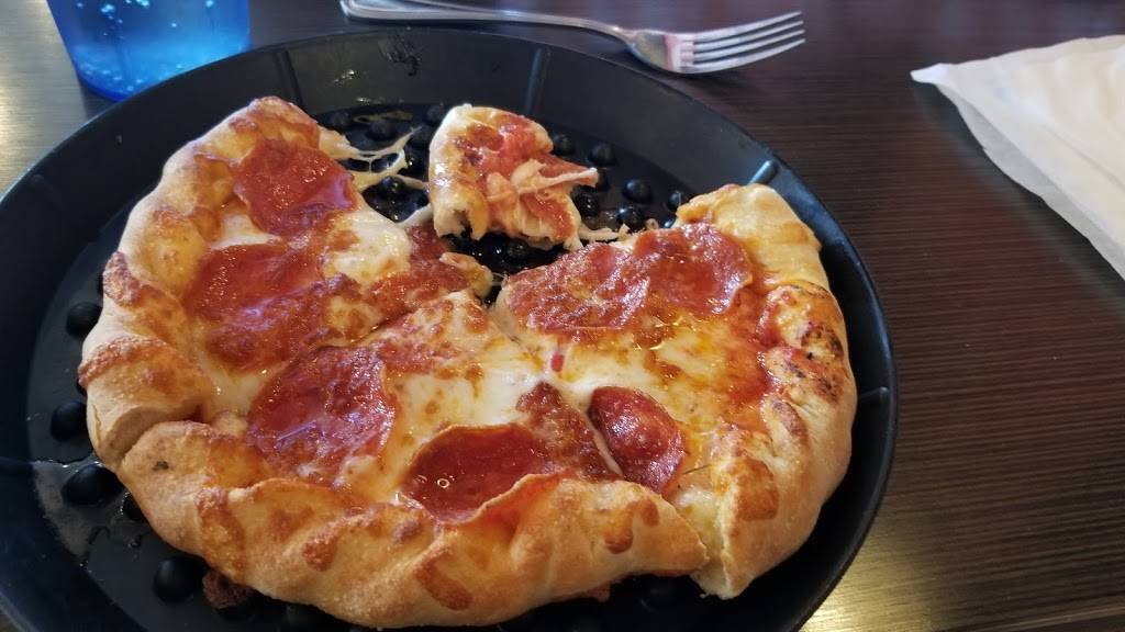 Dominics Casual Italian | restaurant | 6209 NW 63rd Terrace, Kansas City, MO 64151, USA | 8164377200 OR +1 816-437-7200