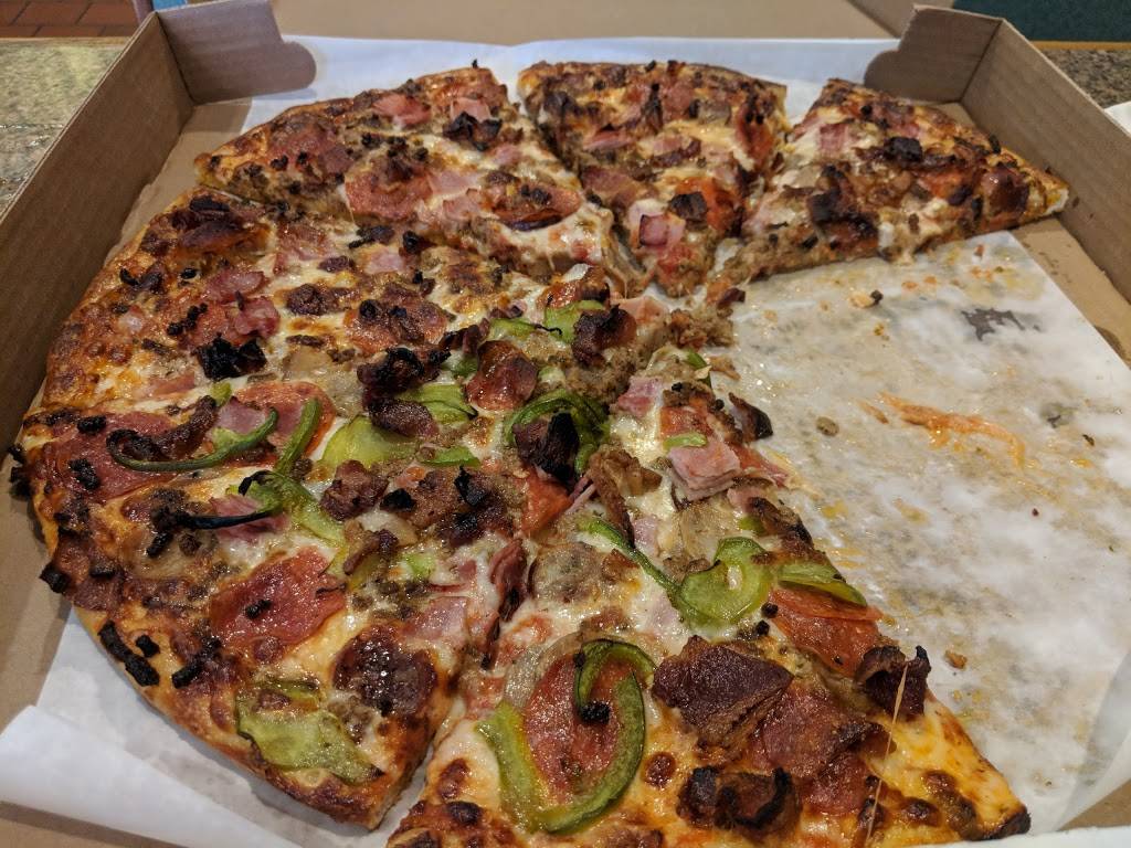 Famous Pizza House | restaurant | 23 N Main St, Norwalk, CT 06854, USA | 2038386100 OR +1 203-838-6100