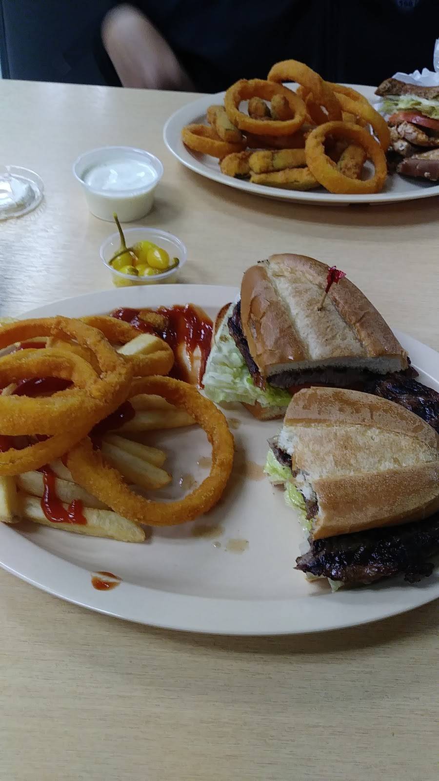 Vickys | restaurant | 8320 Limonite Ave, Riverside, CA 92509, USA | 9513608400 OR +1 951-360-8400