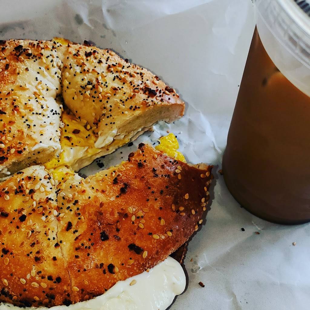 Broad Street Bagel Co. | restaurant | 1 Broad St, Kinderhook, NY 12106, USA | 5187588084 OR +1 518-758-8084