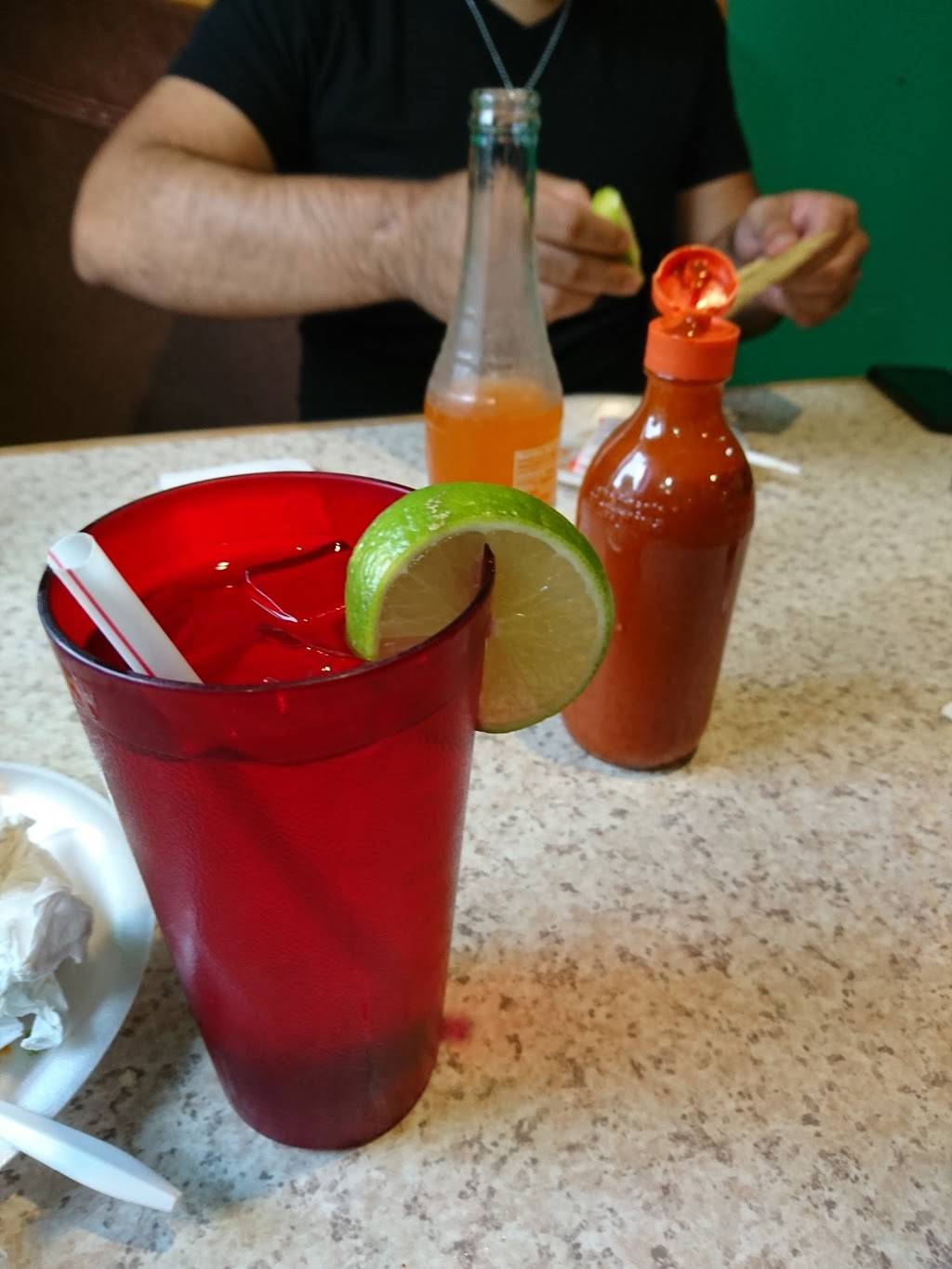 Mariscos El Veneno | restaurant | 4151, 6835 S Pulaski Rd, Chicago, IL 60629, USA | 7737357888 OR +1 773-735-7888