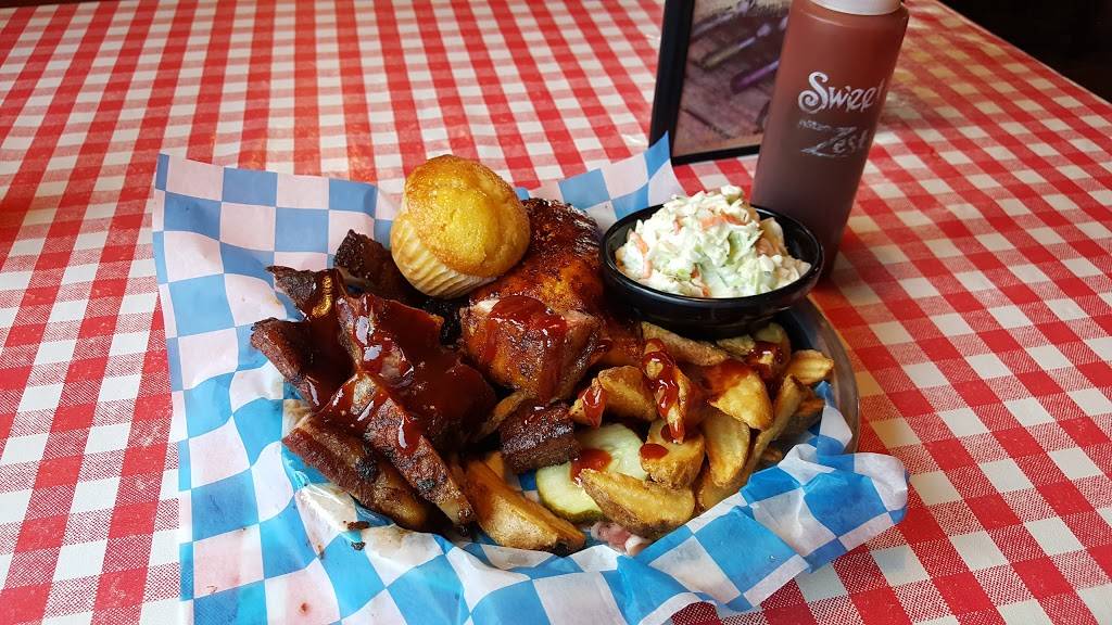 Famous Daves Bar-B-Que | restaurant | 15657 S Harlem Ave, Orland Park, IL 60462, USA | 7085327850 OR +1 708-532-7850