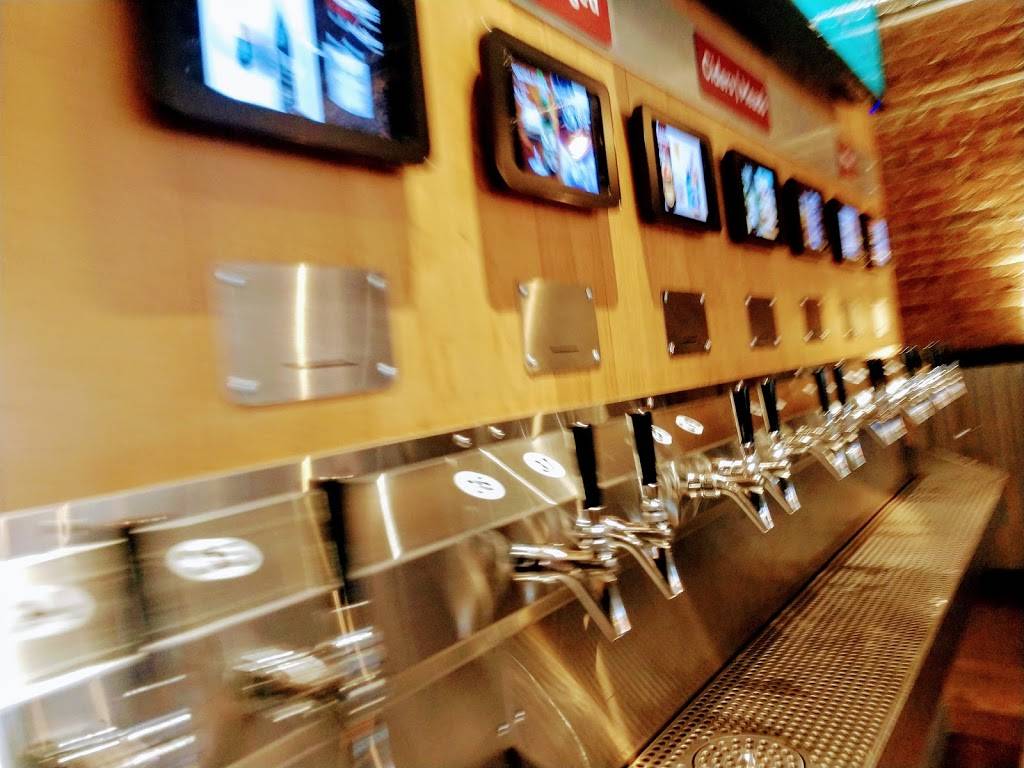 Red Arrow Tap Room - Naperville | restaurant | 216 S Washington St, Naperville, IL 60540, USA | 6305368739 OR +1 630-536-8739