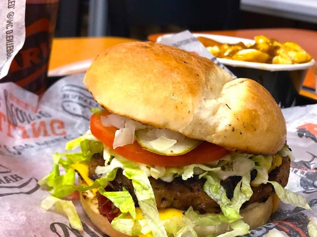 Harveys | restaurant | 5935 Rue Martineau, Saint-Hyacinthe, QC J2R 2H6, Canada | 4507964563 OR +1 450-796-4563