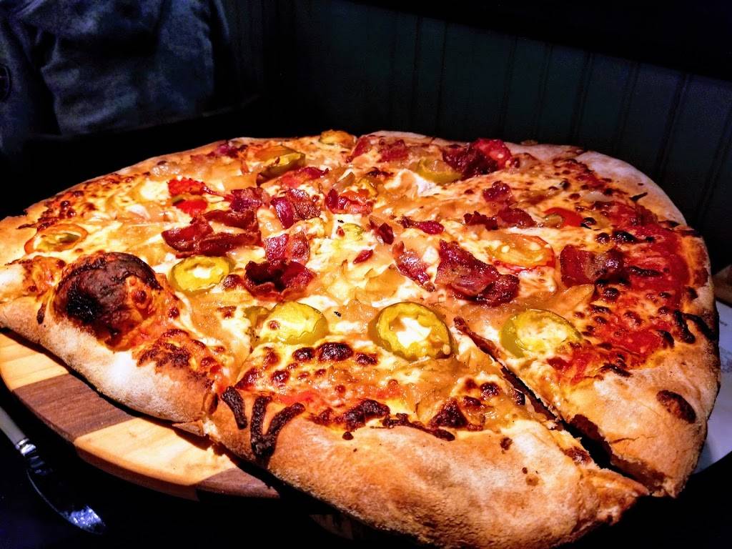 Fat Crow Restaurant | restaurant | 550 VT-30, Newfane, VT 05345, USA | 8022214177 OR +1 802-221-4177