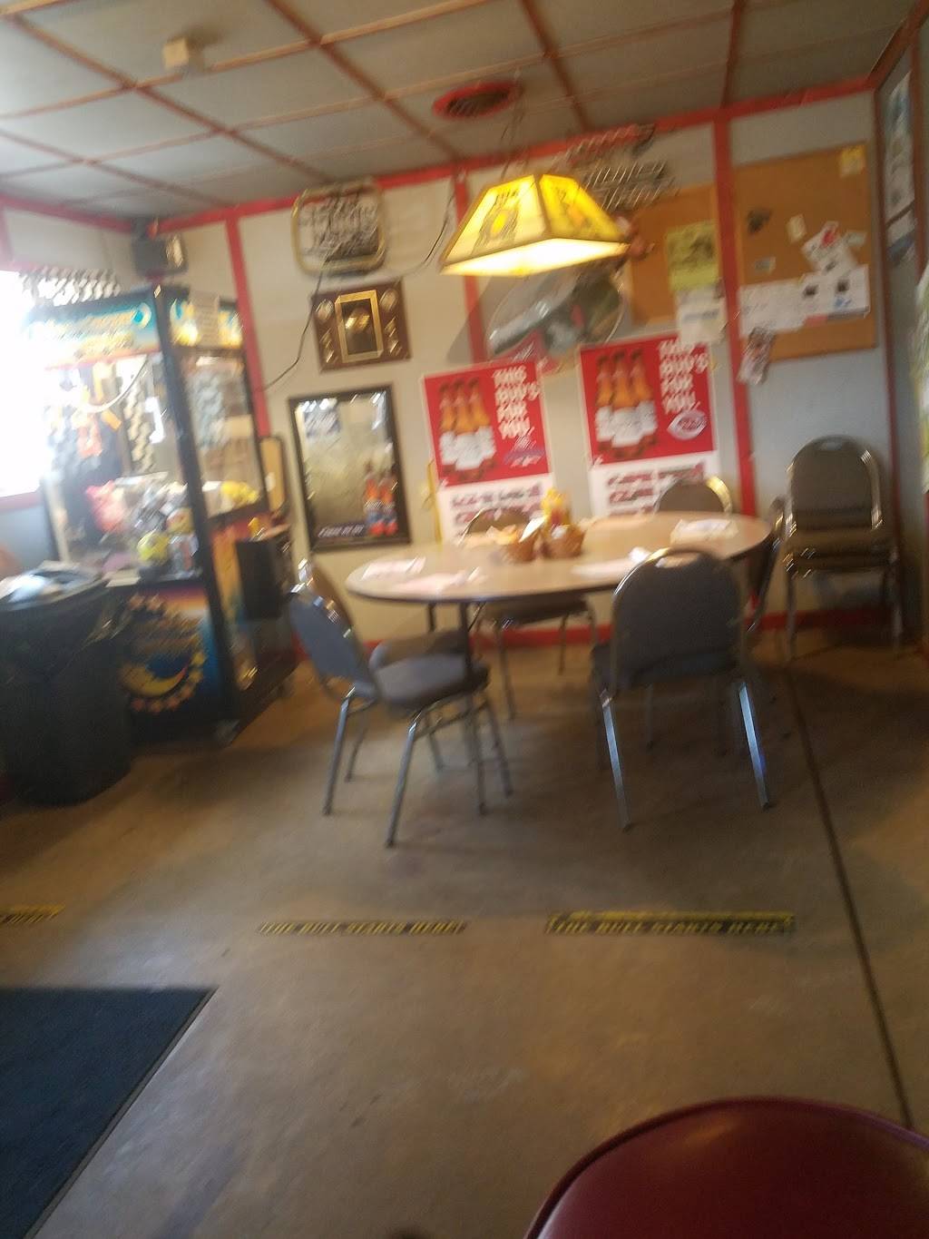 Charlies Place | restaurant | 300 Defiance Ave, Hicksville, OH 43526, USA | 4195429692 OR +1 419-542-9692