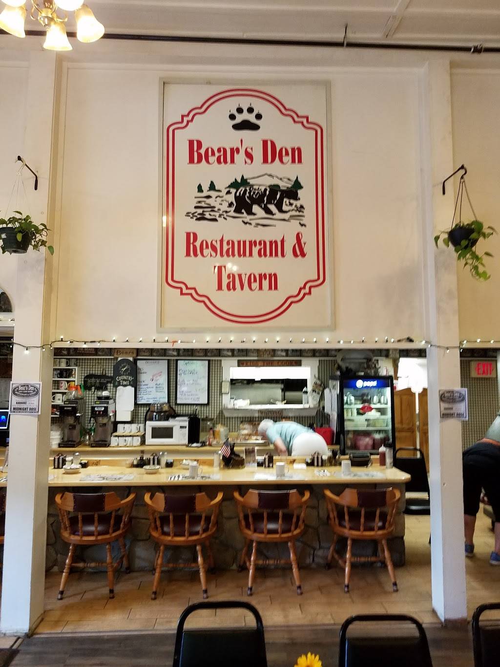 Bears Den Restaurant & Tavern | restaurant | 73 North St, Dover-Foxcroft, ME 04426, USA | 2075648733 OR +1 207-564-8733