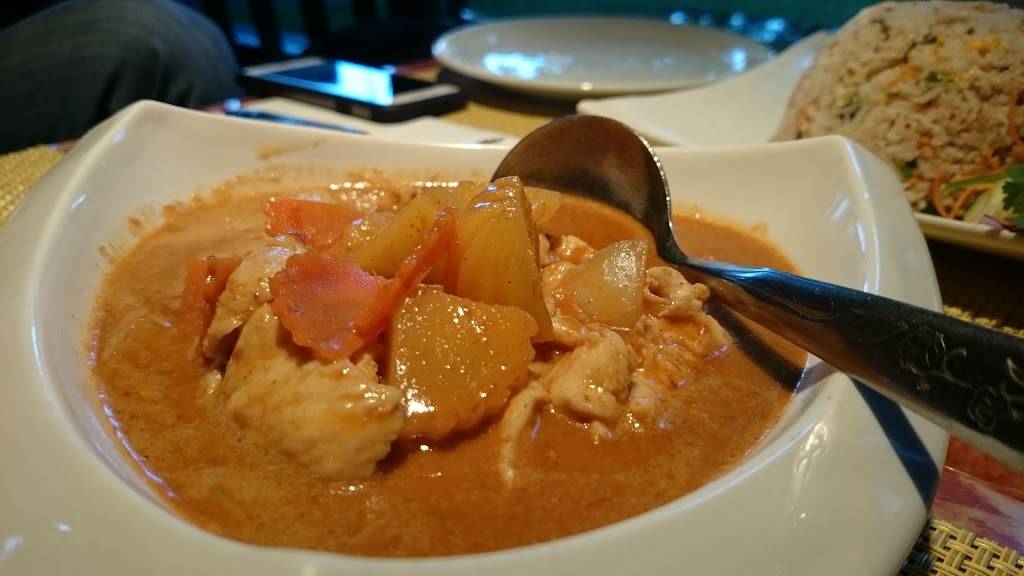 Iyara Thai Cuisine | restaurant | 16421 Cleveland St, Redmond, WA 98052, USA | 4258853043 OR +1 425-885-3043